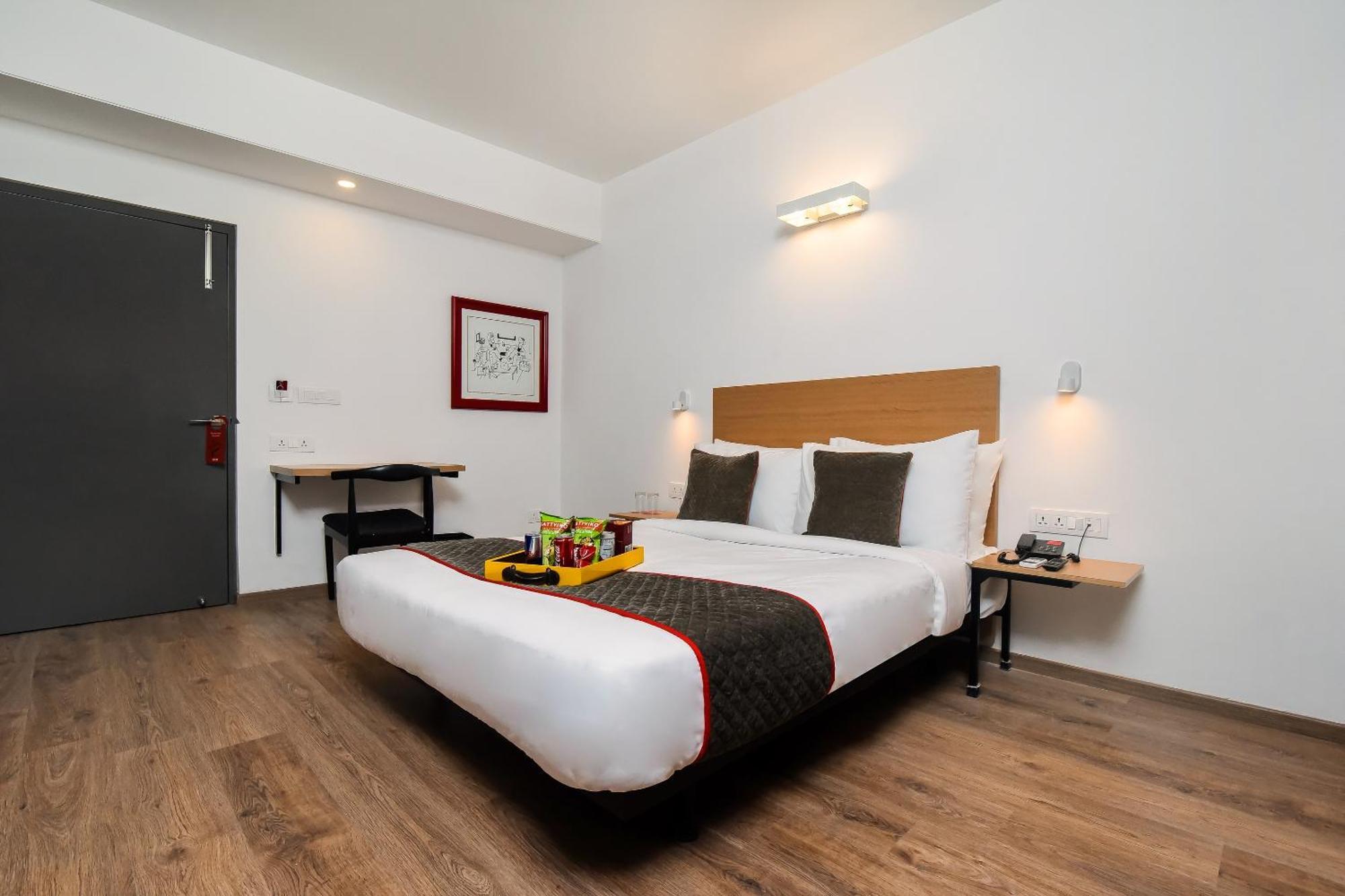Townhouse C Scheme Ahinsa Circle Hotel Джайпур Екстериор снимка