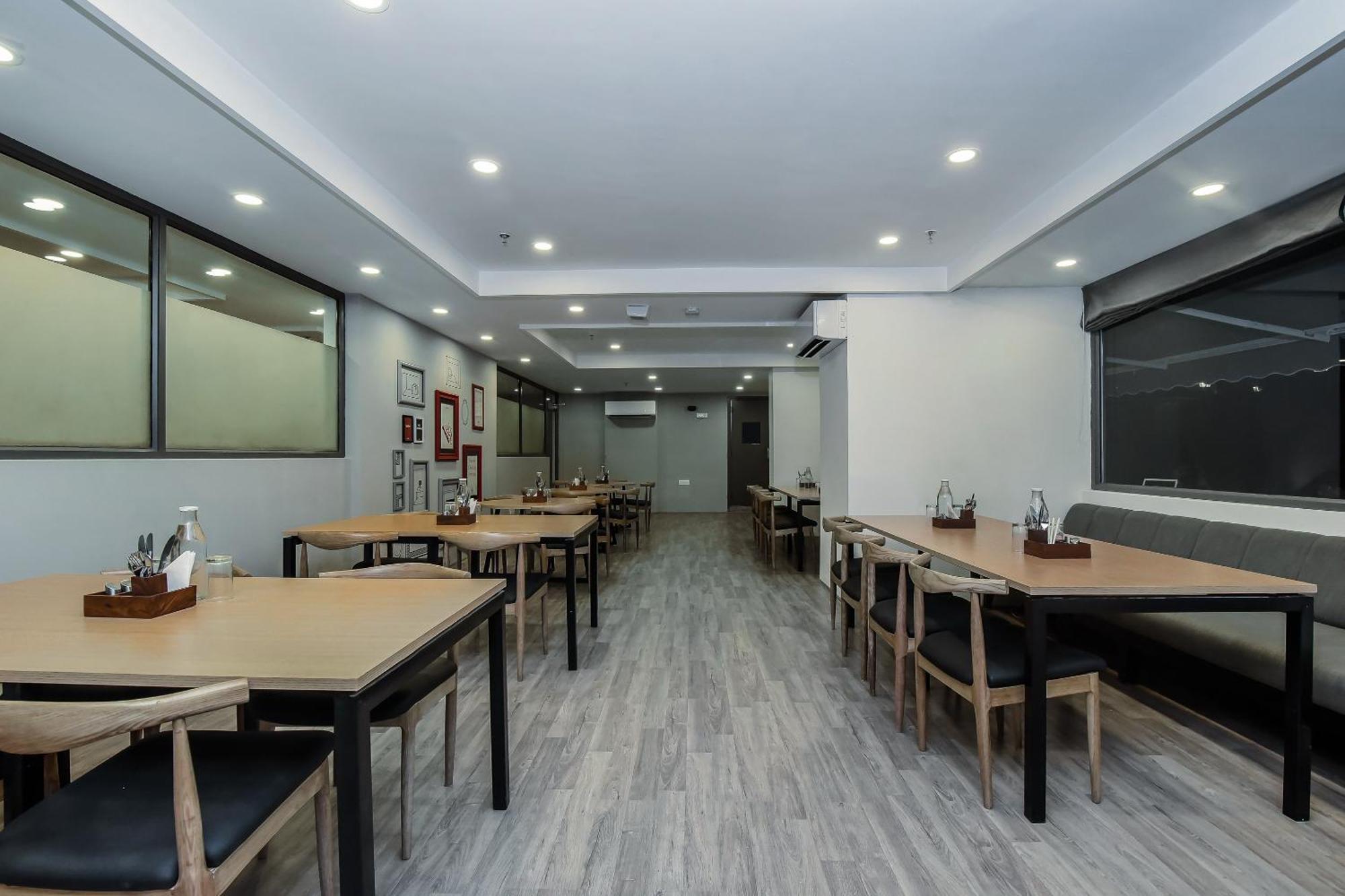 Townhouse C Scheme Ahinsa Circle Hotel Джайпур Екстериор снимка