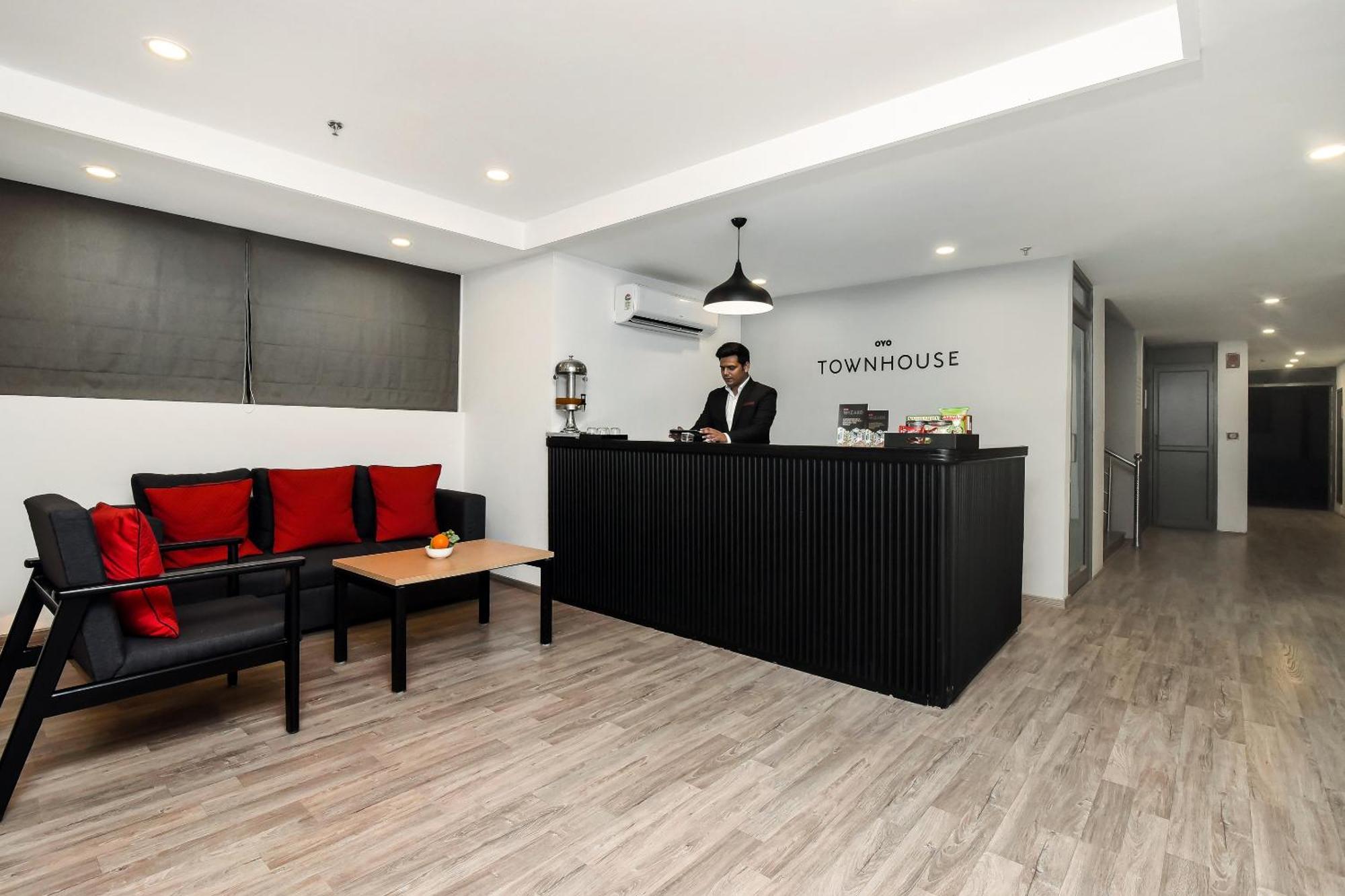 Townhouse C Scheme Ahinsa Circle Hotel Джайпур Екстериор снимка