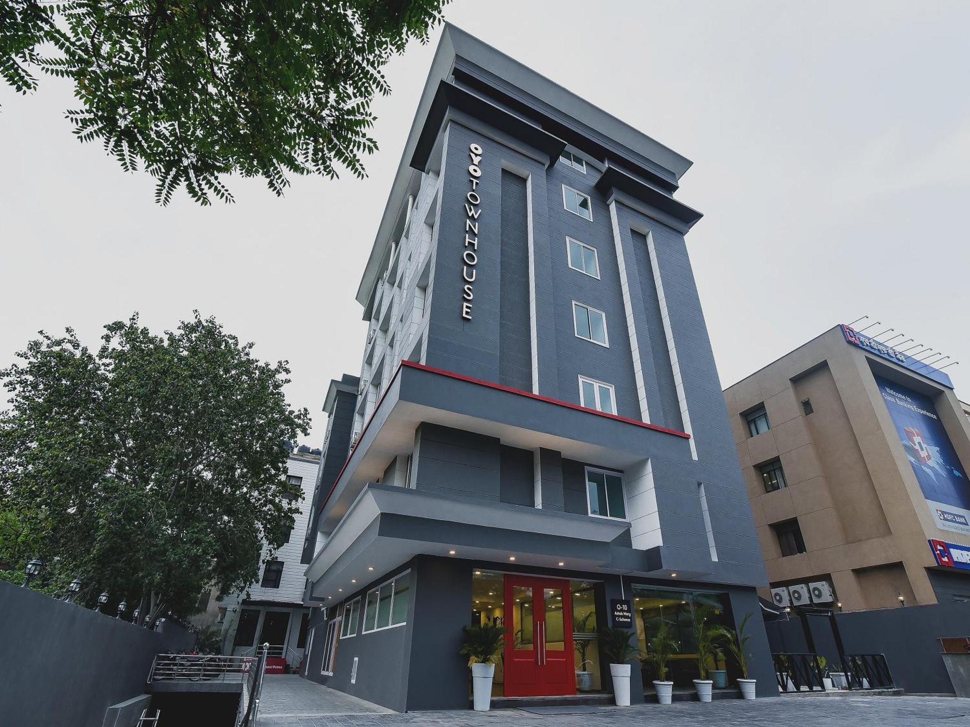 Townhouse C Scheme Ahinsa Circle Hotel Джайпур Екстериор снимка