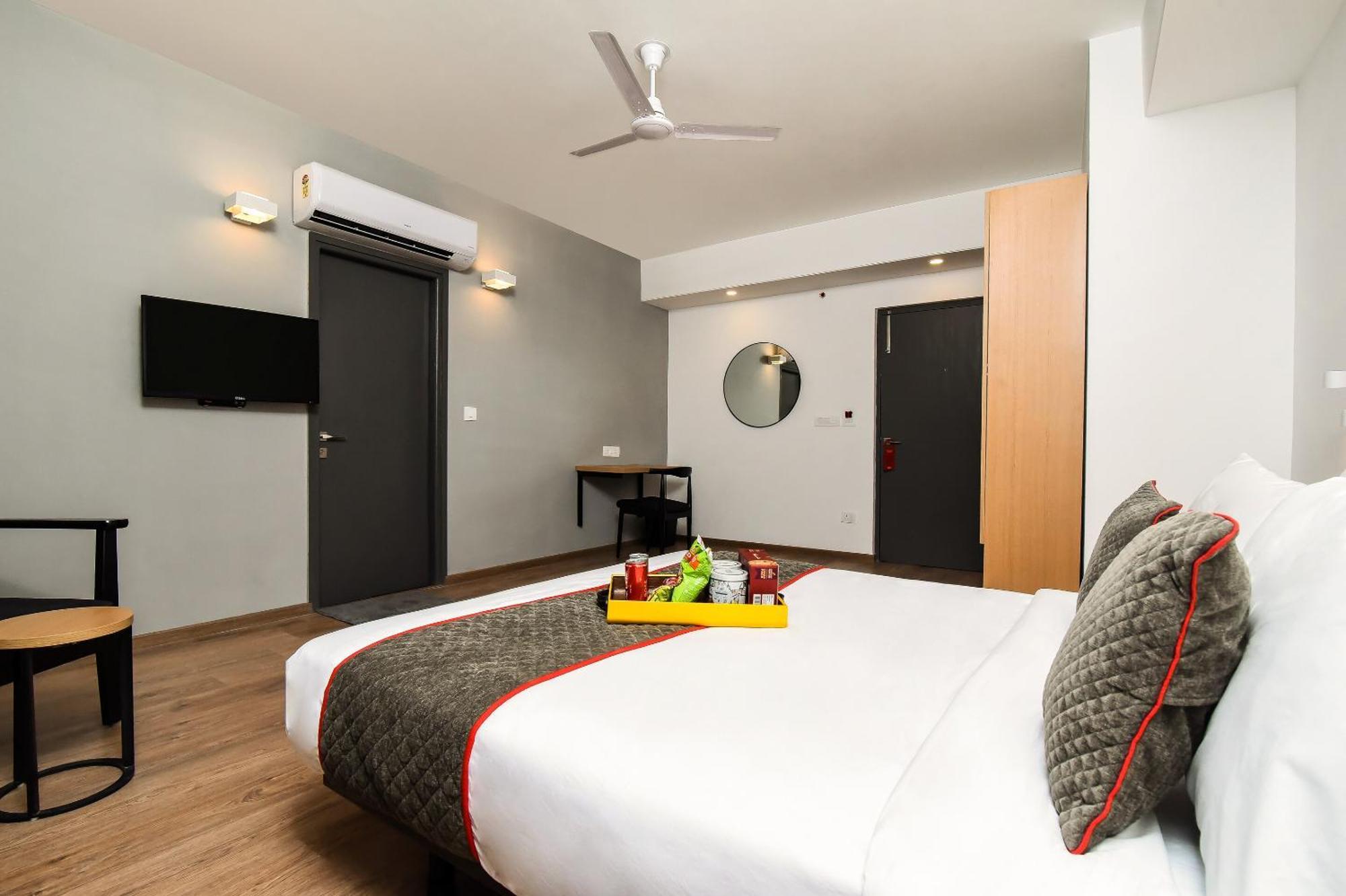 Townhouse C Scheme Ahinsa Circle Hotel Джайпур Екстериор снимка