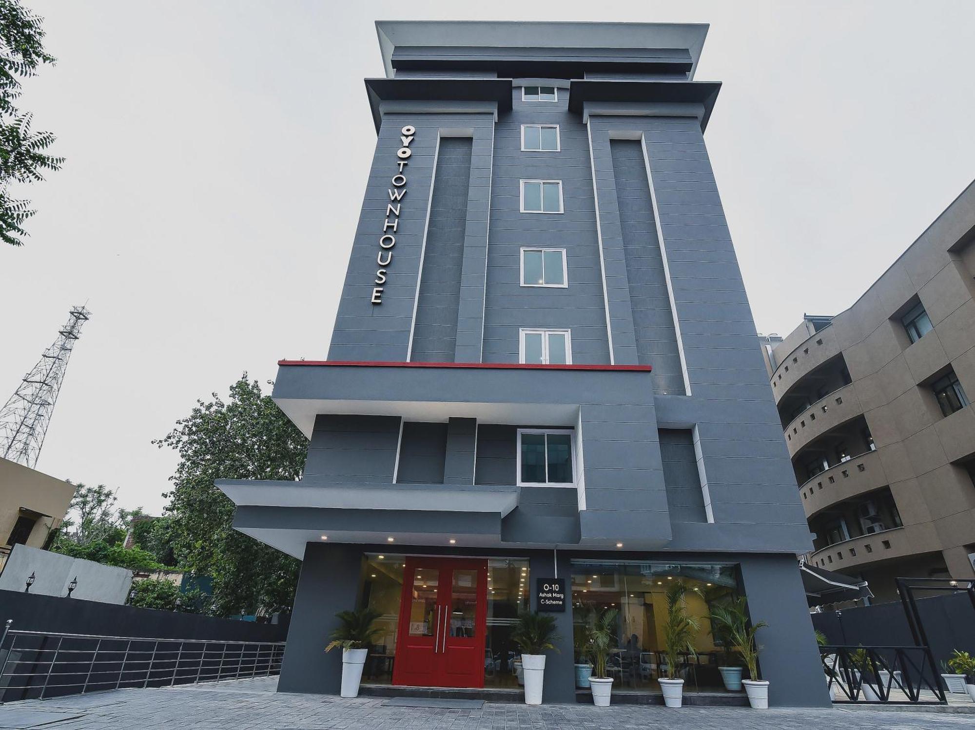 Townhouse C Scheme Ahinsa Circle Hotel Джайпур Екстериор снимка