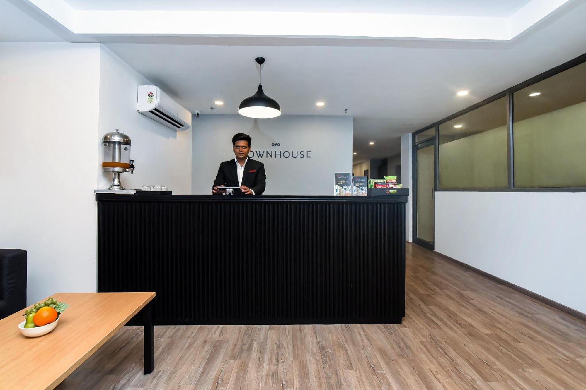 Townhouse C Scheme Ahinsa Circle Hotel Джайпур Екстериор снимка