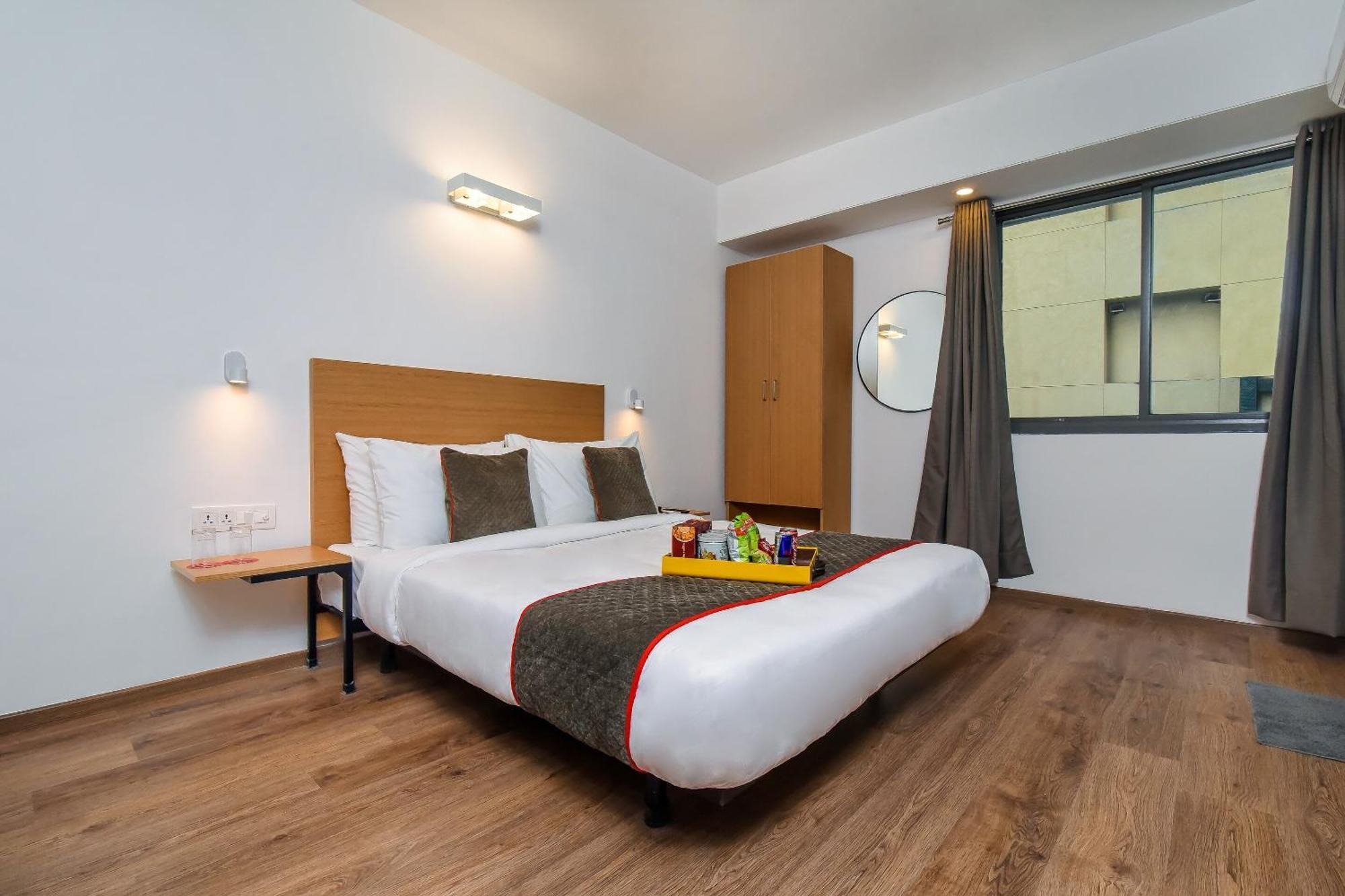 Townhouse C Scheme Ahinsa Circle Hotel Джайпур Екстериор снимка